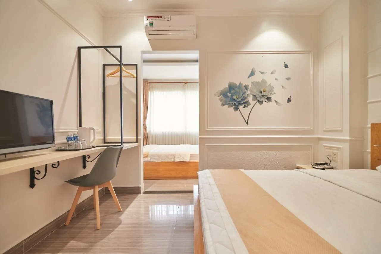 Bin Bin 10 - Mimosa Hotel Near Tan Son Nhat Airport ホーチミン市