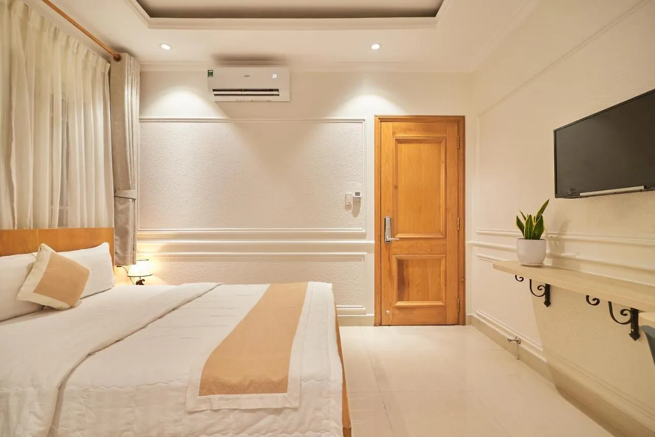 Bin Bin 10 - Mimosa Hotel Near Tan Son Nhat Airport ホーチミン市