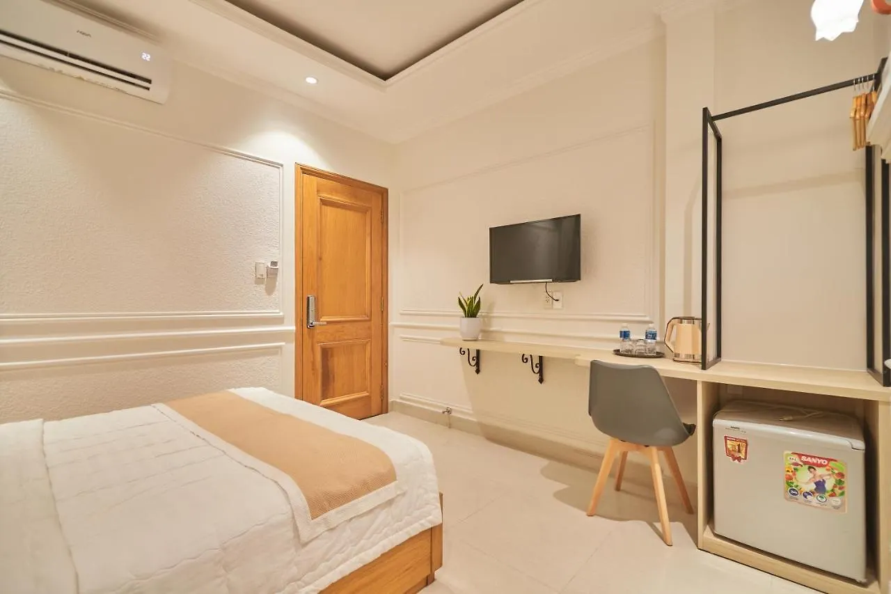 Bin Bin 10 - Mimosa Hotel Near Tan Son Nhat Airport ホーチミン市