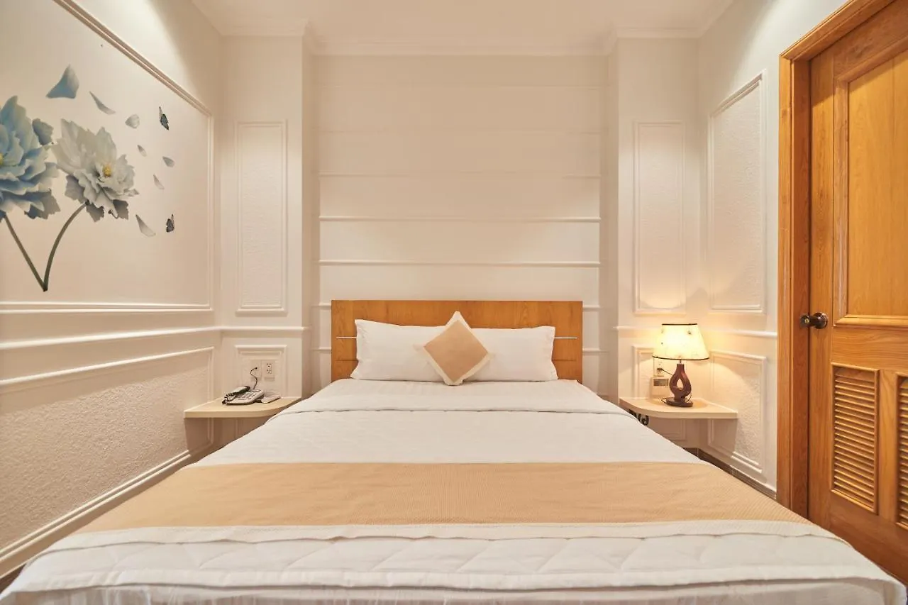 Bin Bin 10 - Mimosa Hotel Near Tan Son Nhat Airport ホーチミン市