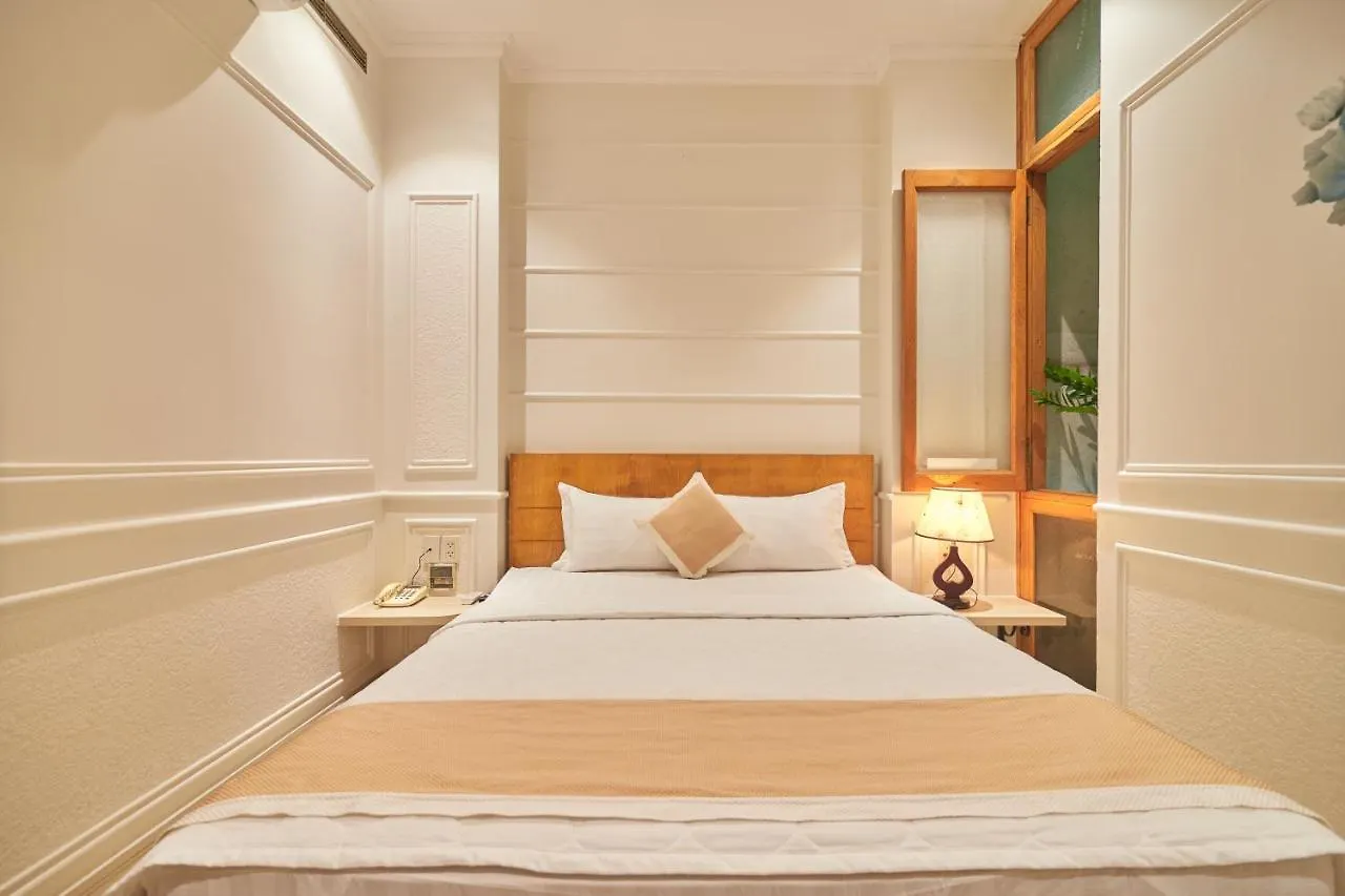 Bin Bin 10 - Mimosa Hotel Near Tan Son Nhat Airport ホーチミン市