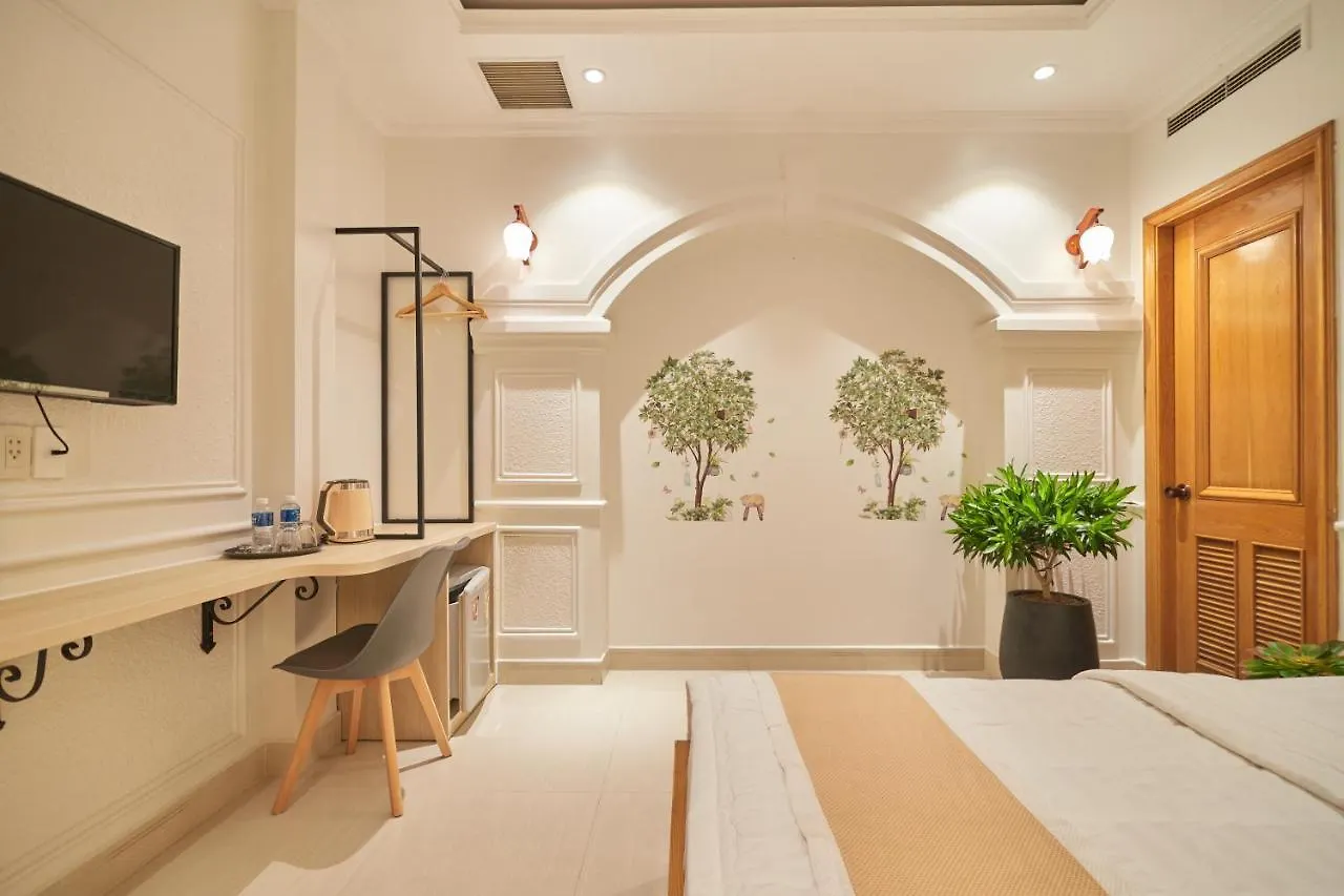 Bin Bin 10 - Mimosa Hotel Near Tan Son Nhat Airport ホーチミン市 2*,  ベトナム