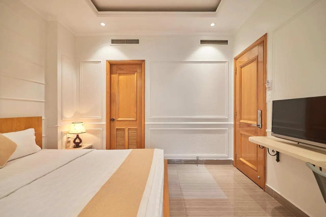 Bin Bin 10 - Mimosa Hotel Near Tan Son Nhat Airport ホーチミン市 2*,  ベトナム