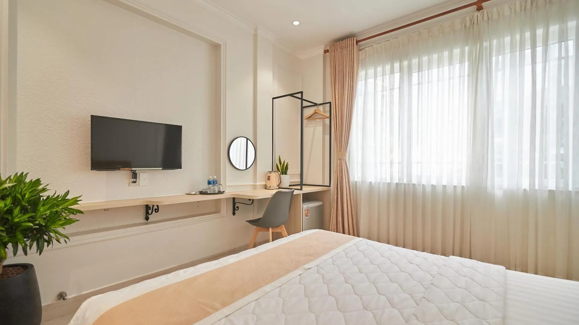 Bin Bin 10 - Mimosa Hotel Near Tan Son Nhat Airport ホーチミン市