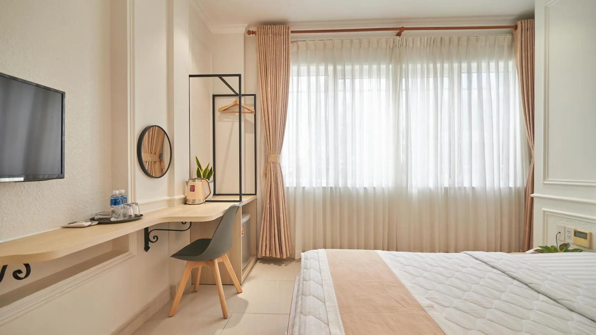 Bin Bin 10 - Mimosa Hotel Near Tan Son Nhat Airport ホーチミン市