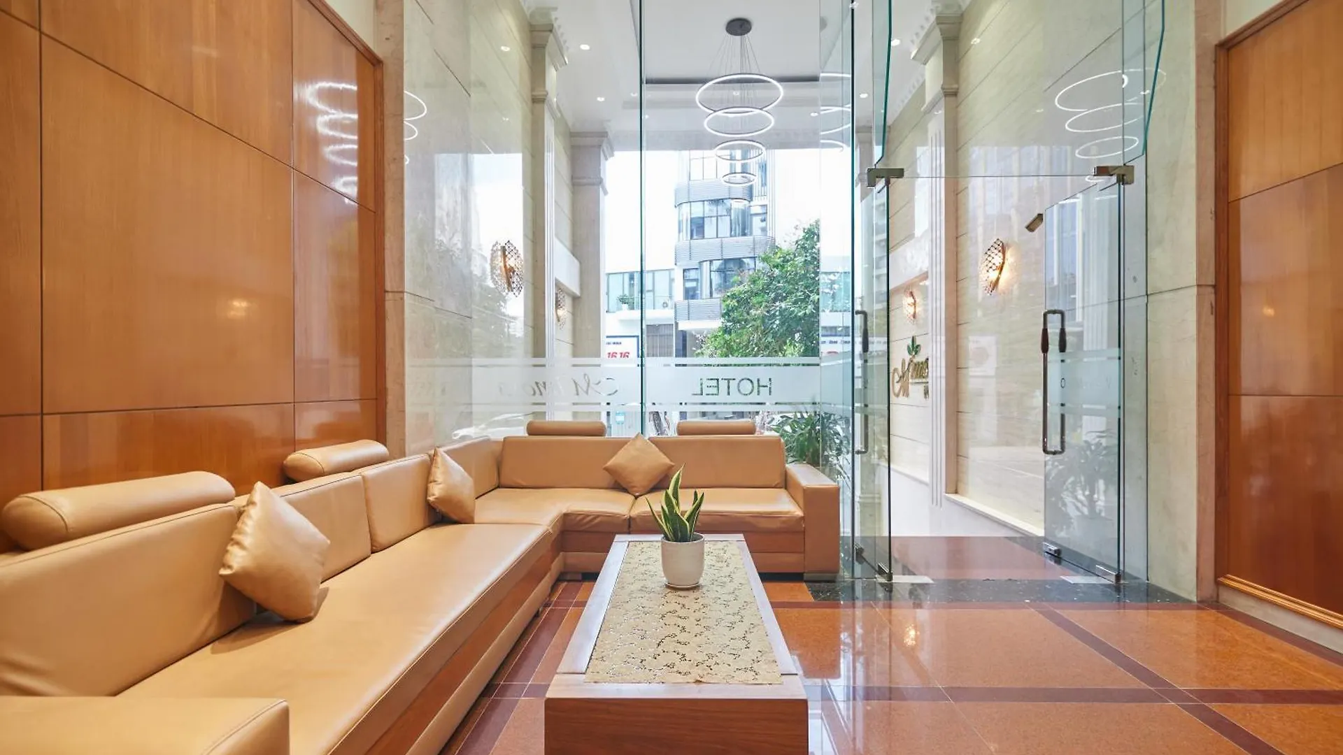 Bin Bin 10 - Mimosa Hotel Near Tan Son Nhat Airport ホーチミン市 ベトナム