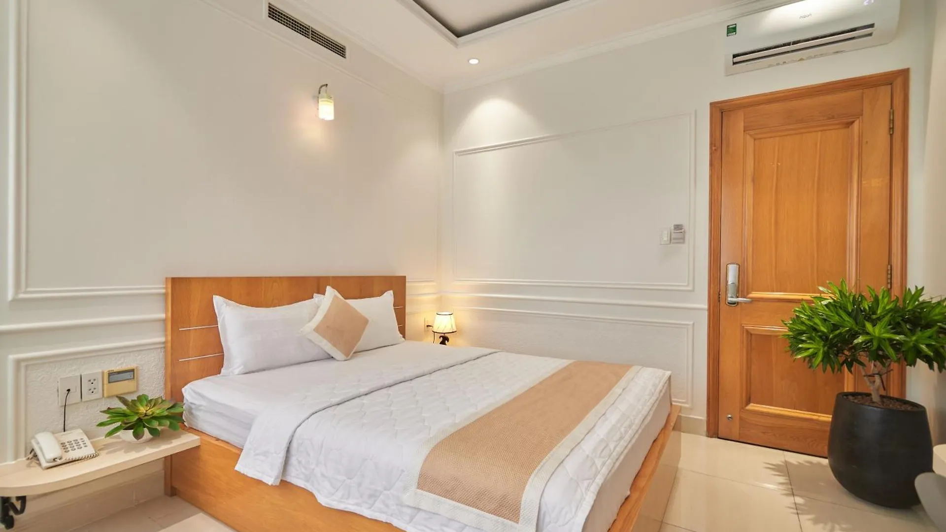 Bin Bin 10 - Mimosa Hotel Near Tan Son Nhat Airport ホーチミン市