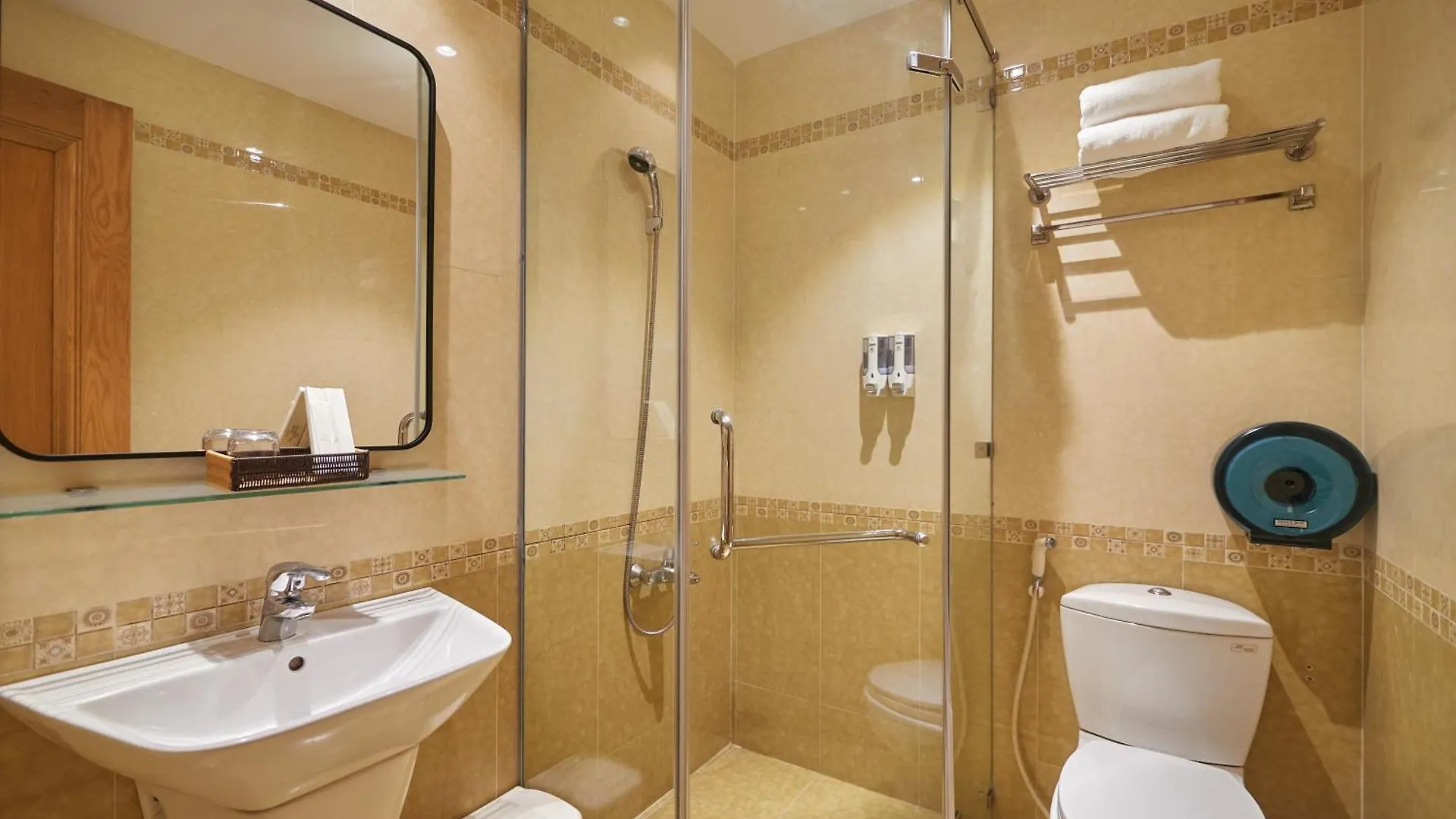 Bin Bin 10 - Mimosa Hotel Near Tan Son Nhat Airport Ho Chi Minh City