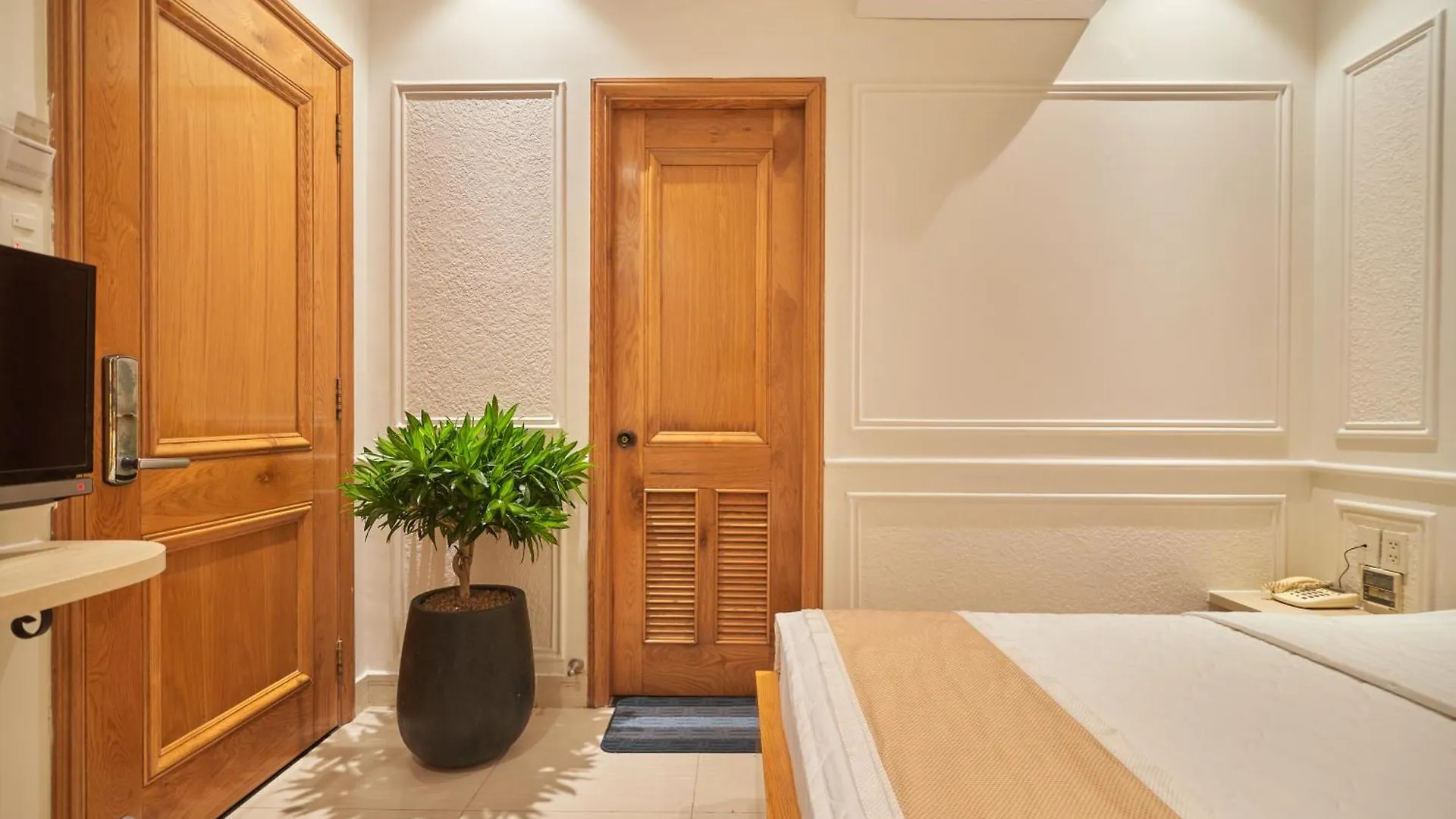 Bin Bin 10 - Mimosa Hotel Near Tan Son Nhat Airport Πόλη Χο Τσι Μινχ