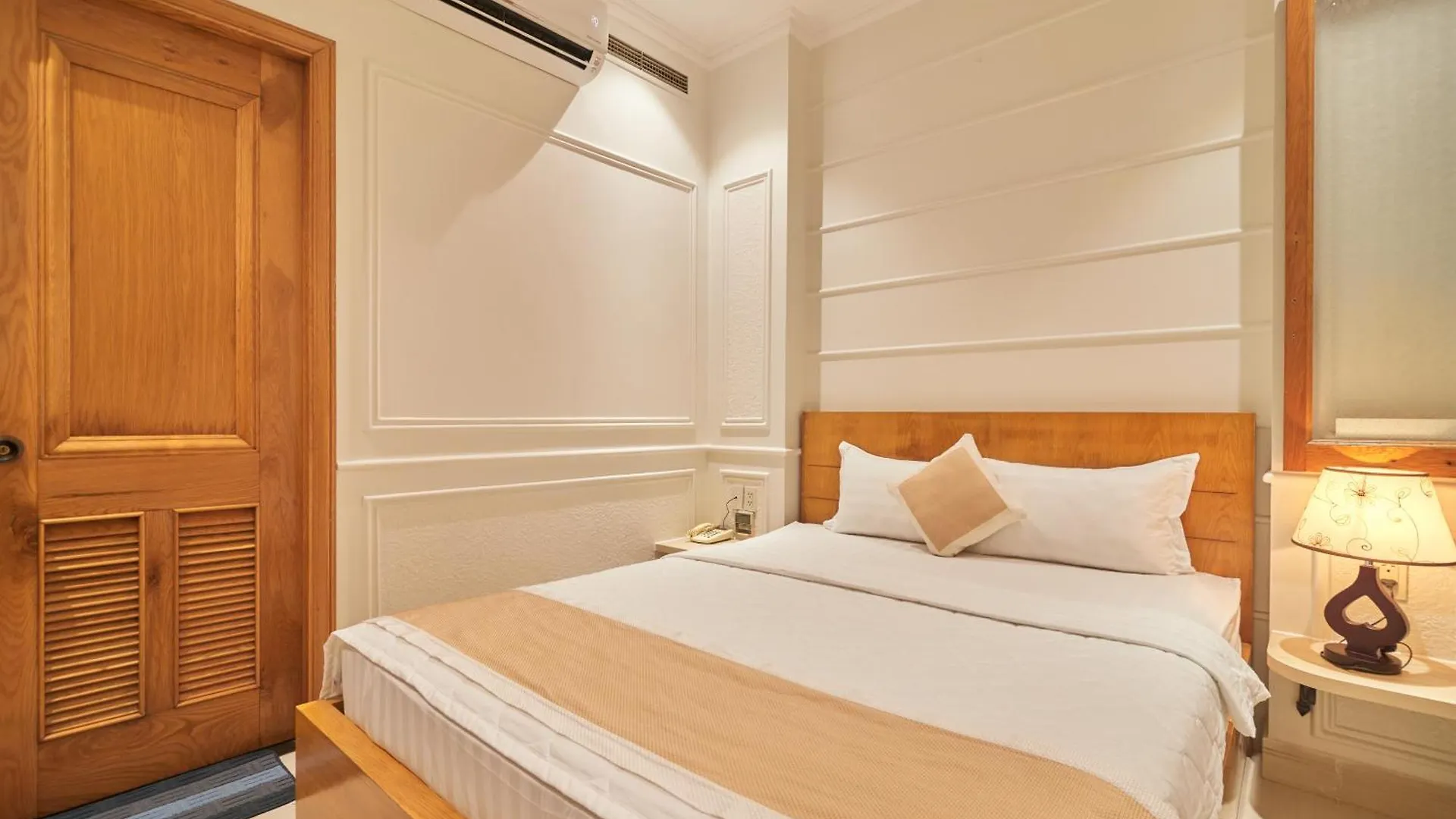 **  Bin Bin 10 - Mimosa Hotel Near Tan Son Nhat Airport Πόλη Χο Τσι Μινχ Βιετνάμ